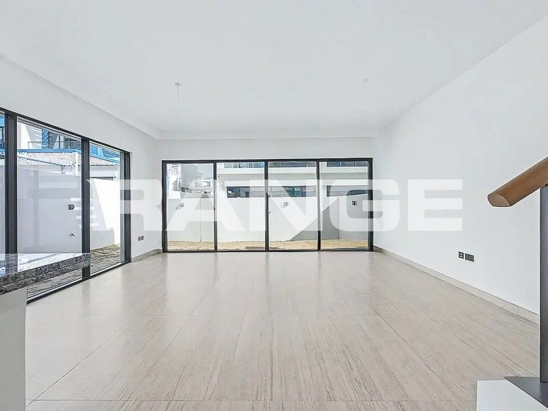 Townhouse in Remraam, Dubai, United Arab Emirates 1 - 19011040
