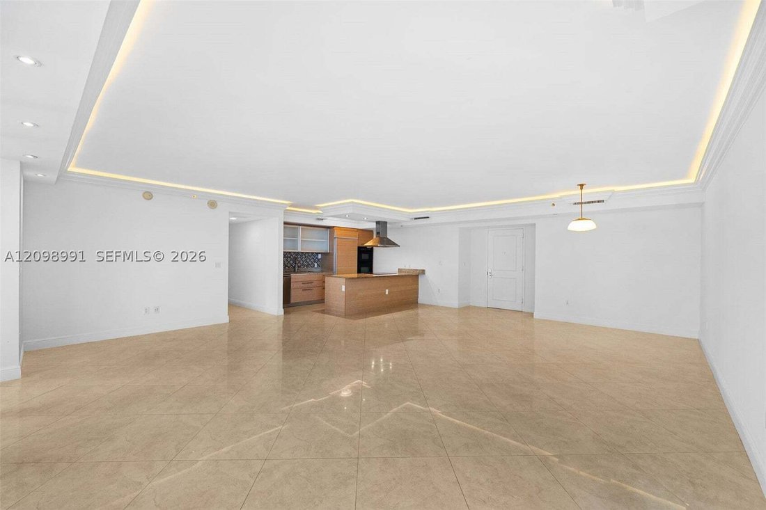 Condo in Hallandale Beach, Florida, United States 4 - 19013316