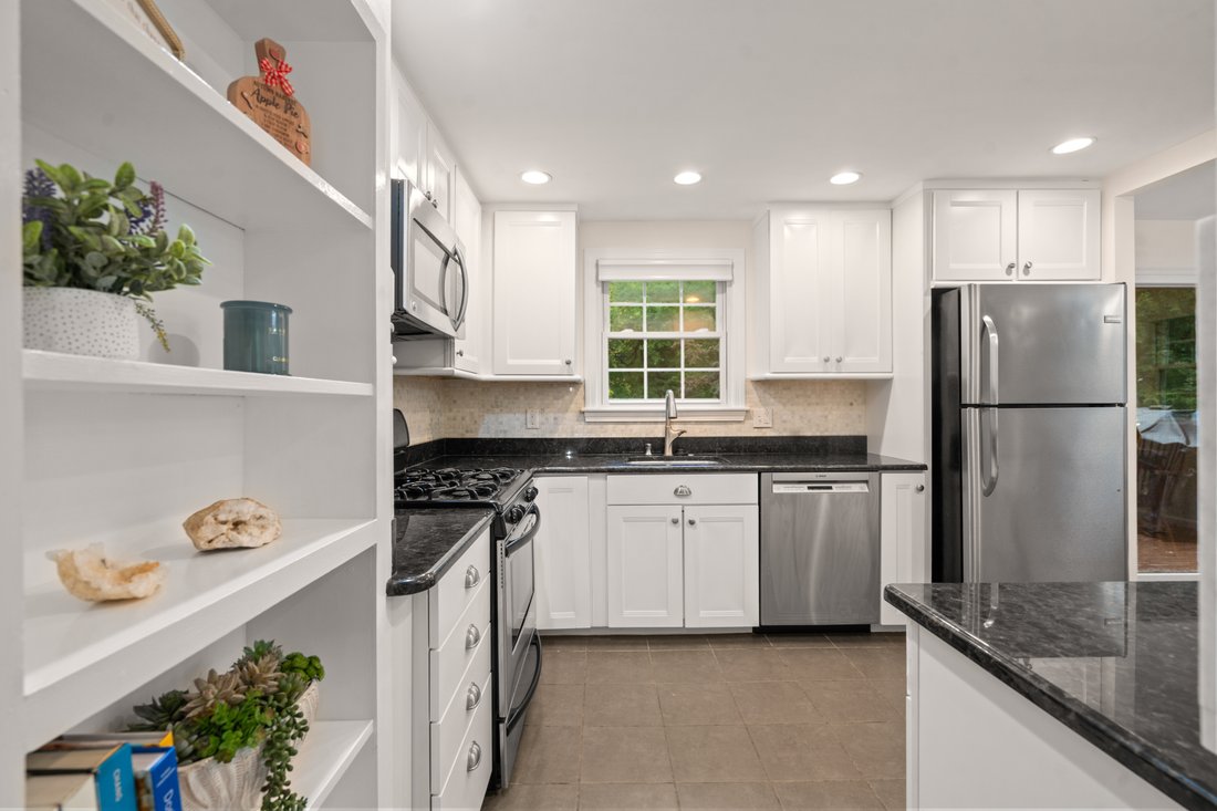 House in Framingham, Massachusetts, United States 5 - 19011604