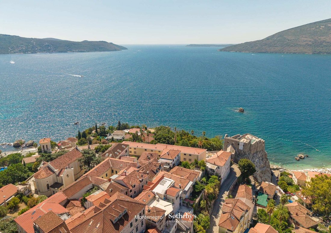 Villa in Herceg Novi, Herceg Novi Municipality, Montenegro 2 - 19014993