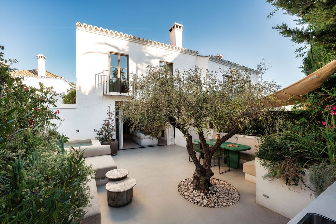 Townhouse in Nueva Andalucia, Marbella, Spain 1 - 19008901