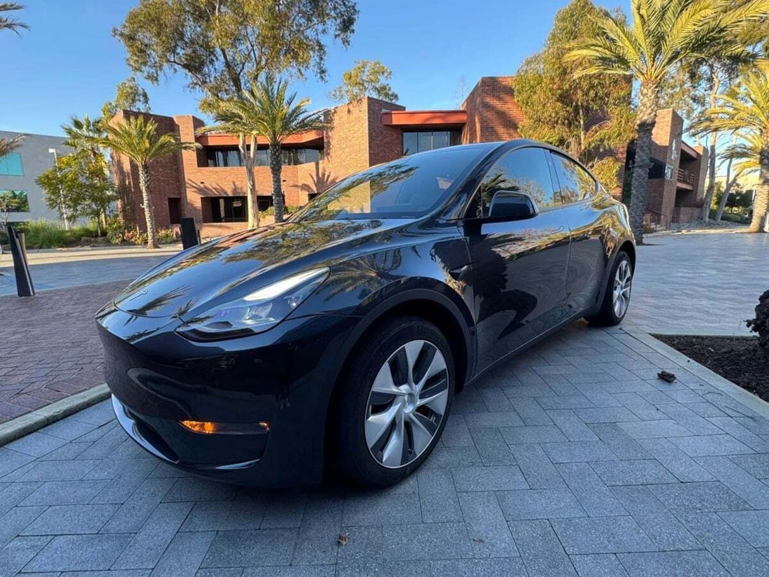 Suv in Newport Beach, CA, United States 3 - 18974160