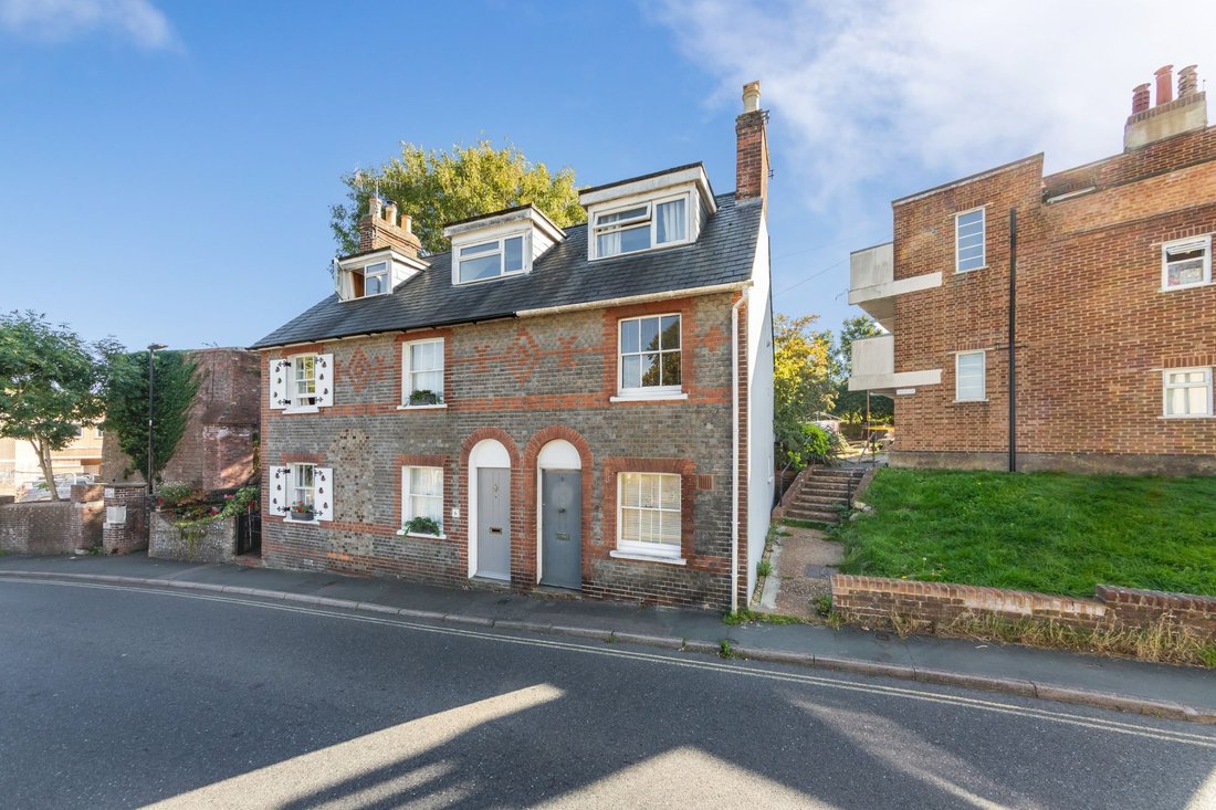 House in Lewes, England 1 - 19010992