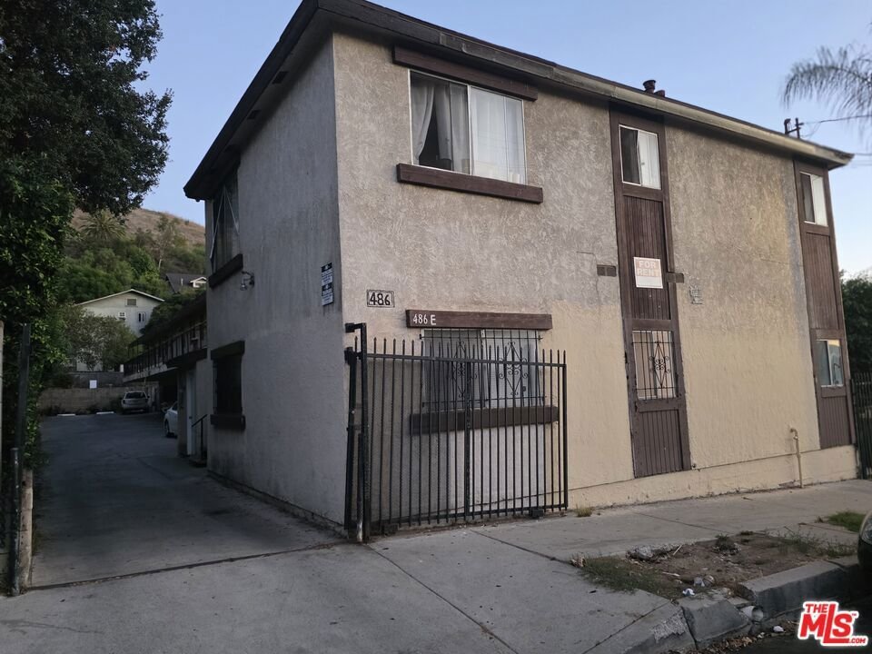 Los Angeles, California, United States 1 - 19012648