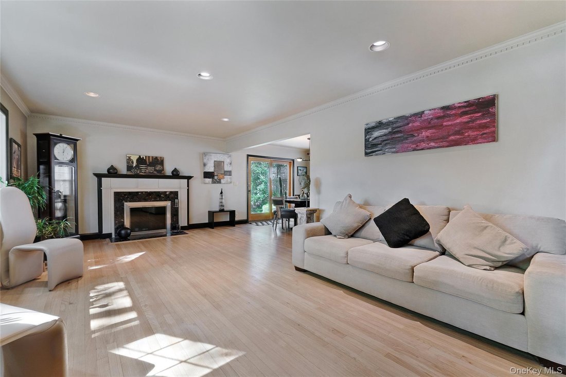 House in Garden City, New York, United States 4 - 18988124
