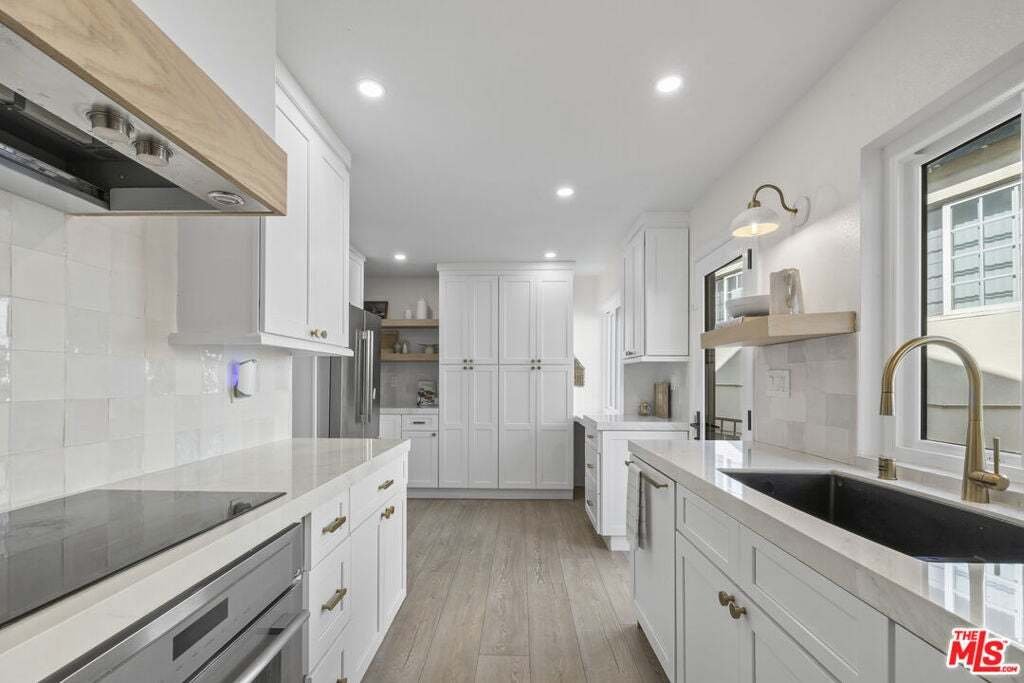 Condo in Los Angeles, California, United States 5 - 19012493
