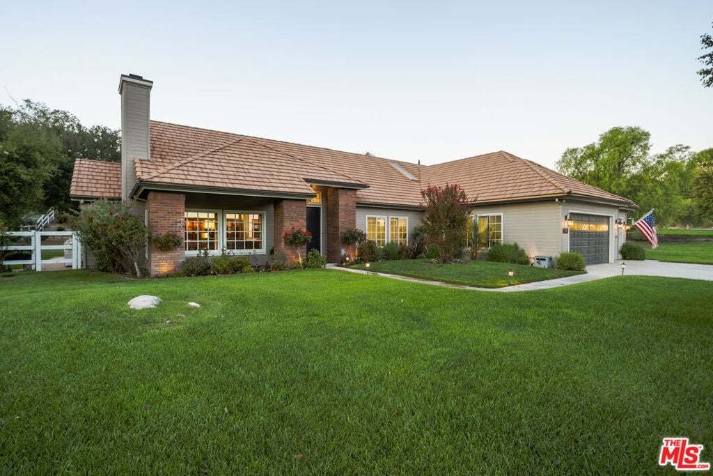 House in Santa Clarita, California, United States 2 - 19012630