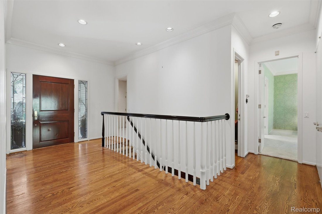 Condo in Bloomfield Hills, Michigan, United States 5 - 19010003