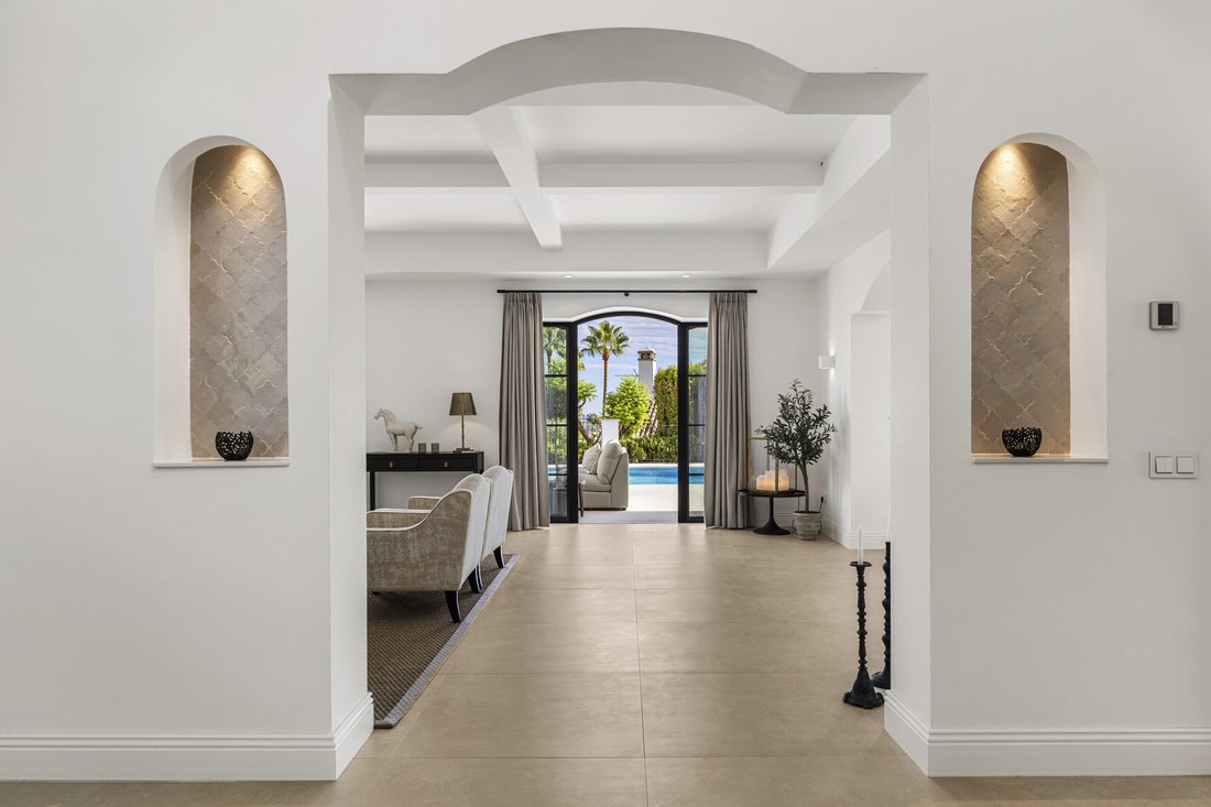 Villa in Nueva Andalucia, Marbella, Spain 4 - 19012387