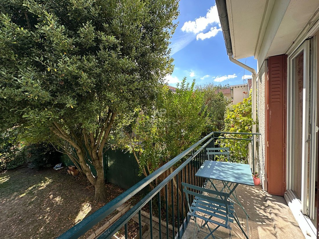 House in Les Arcades, Viroflay, France 3 - 19010574