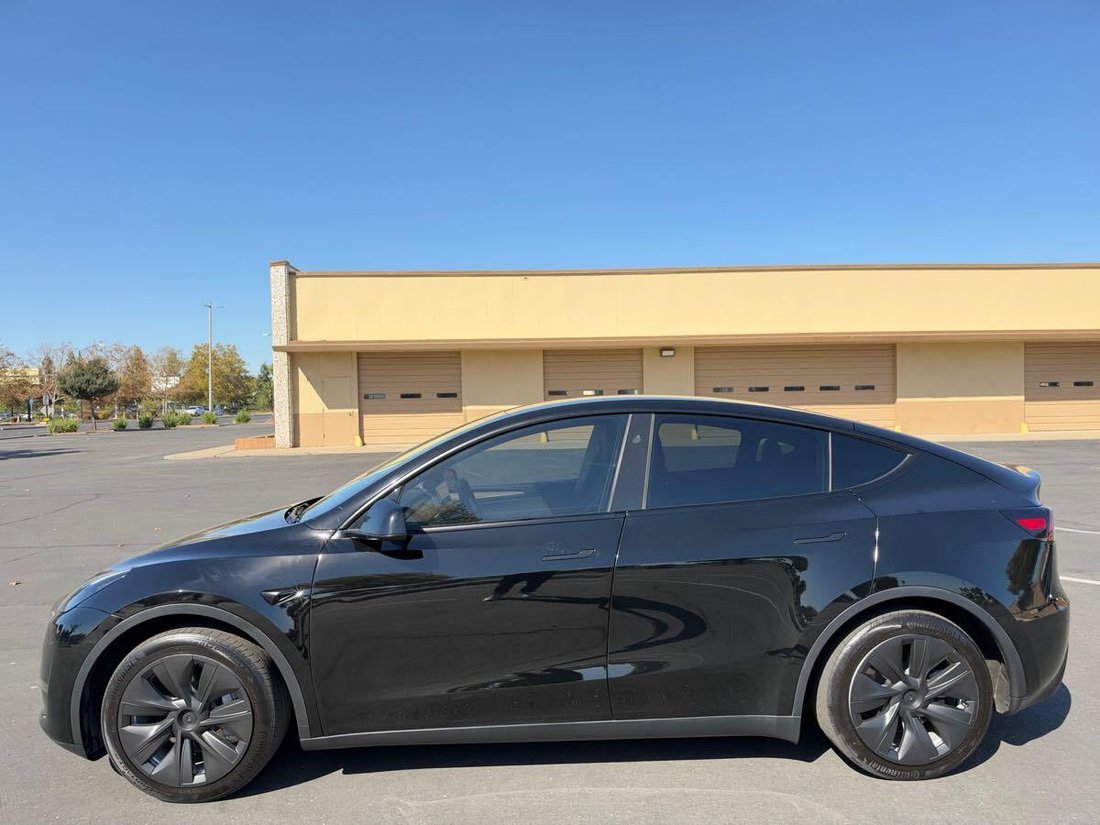 Suv in Sacramento, CA, United States 4 - 19010444