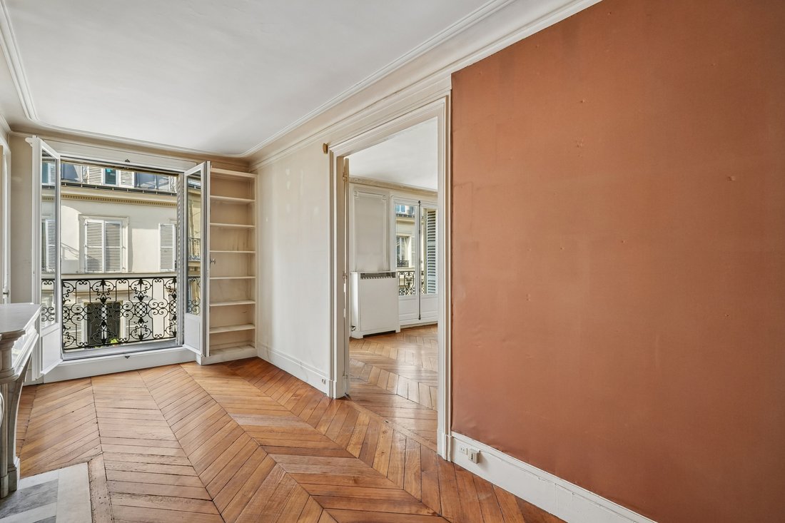 Apartment in Saint Philippe du Roule, Paris 8e Arrondissement, Paris 4 - 19011067