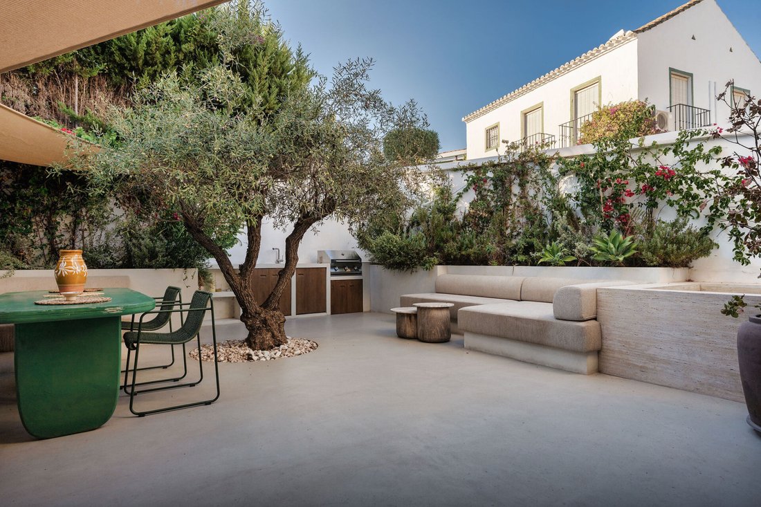 Townhouse in Nueva Andalucia, Marbella, Spain 2 - 19008901