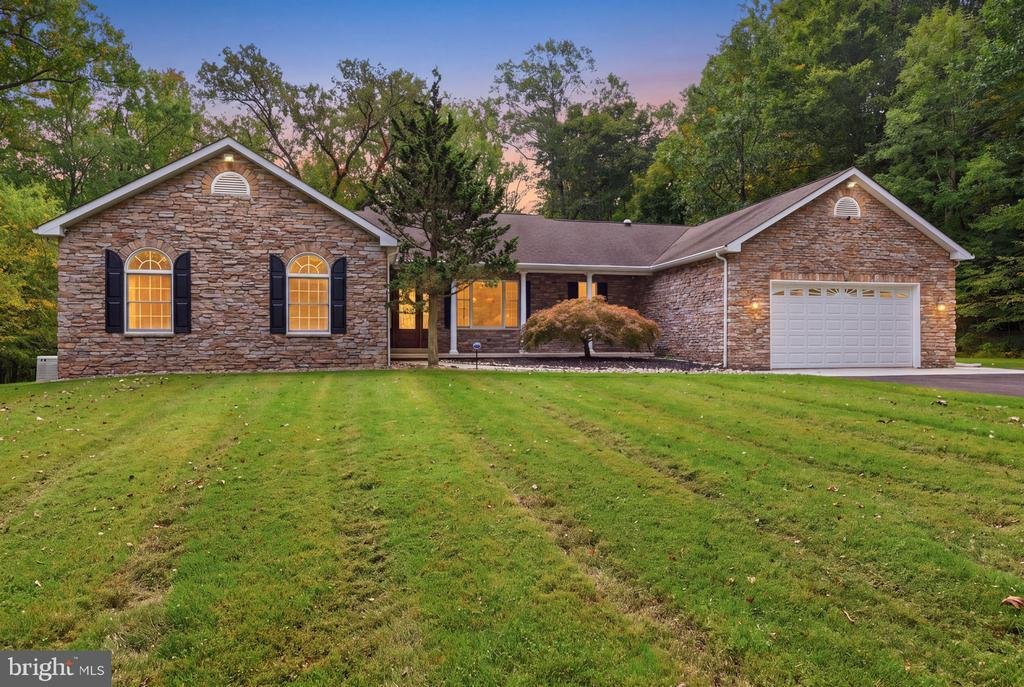 House in Quakertown, Pennsylvania, United States 1 - 19013808