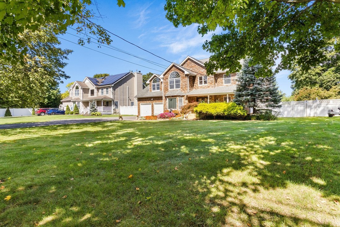 House in Halesite, New York, United States 3 - 19010621