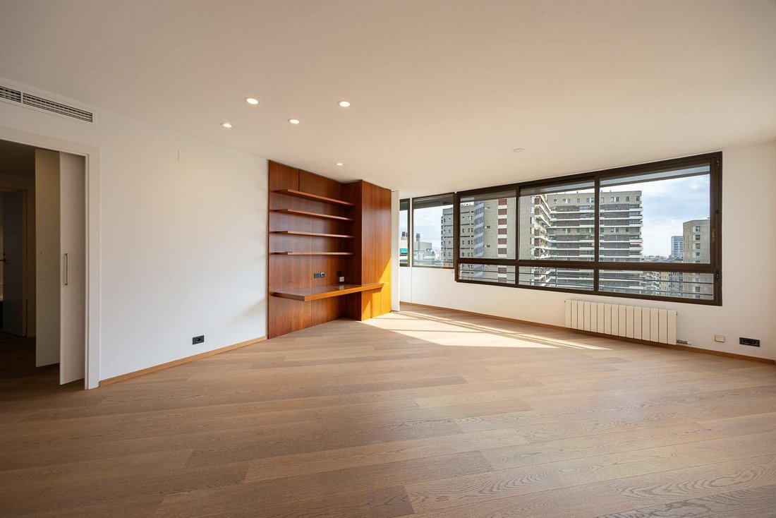 Apartment in Sarrià-Sant Gervasi, Barcelona, Spain 1 - 19009484