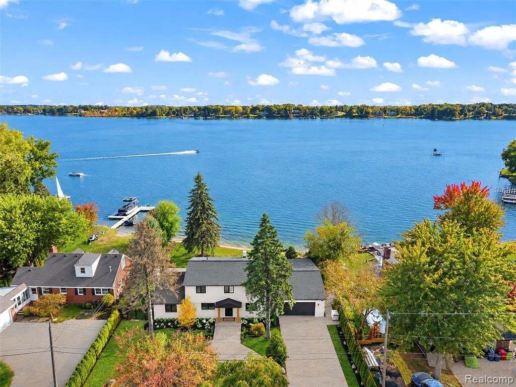 House in Orchard Lake Village, Michigan, United States 1 - 19010029