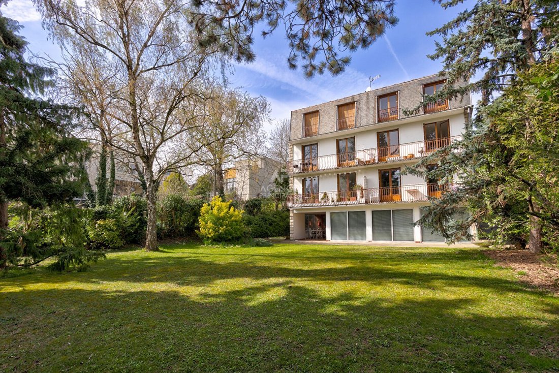 Apartment in Pavé des Gardes, Chaville, France 1 - 19010614