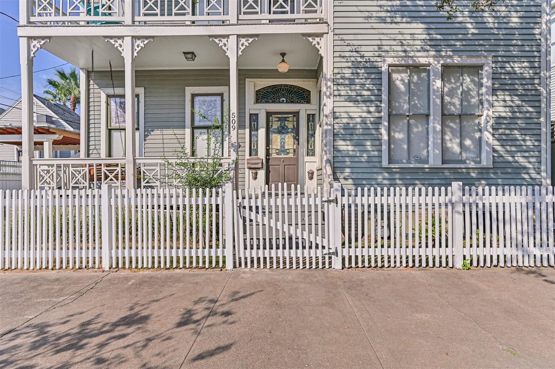 House in Galveston, Texas, United States 2 - 19014516