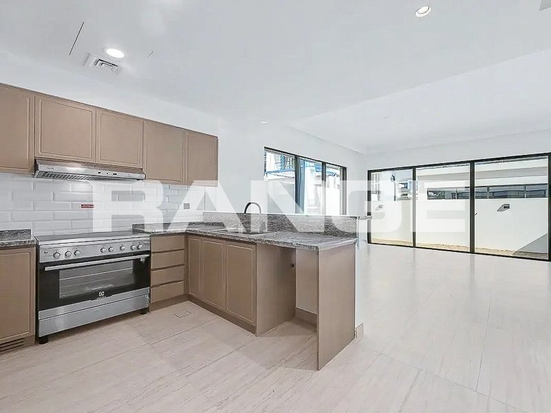 Townhouse in Remraam, Dubai, United Arab Emirates 2 - 19011040