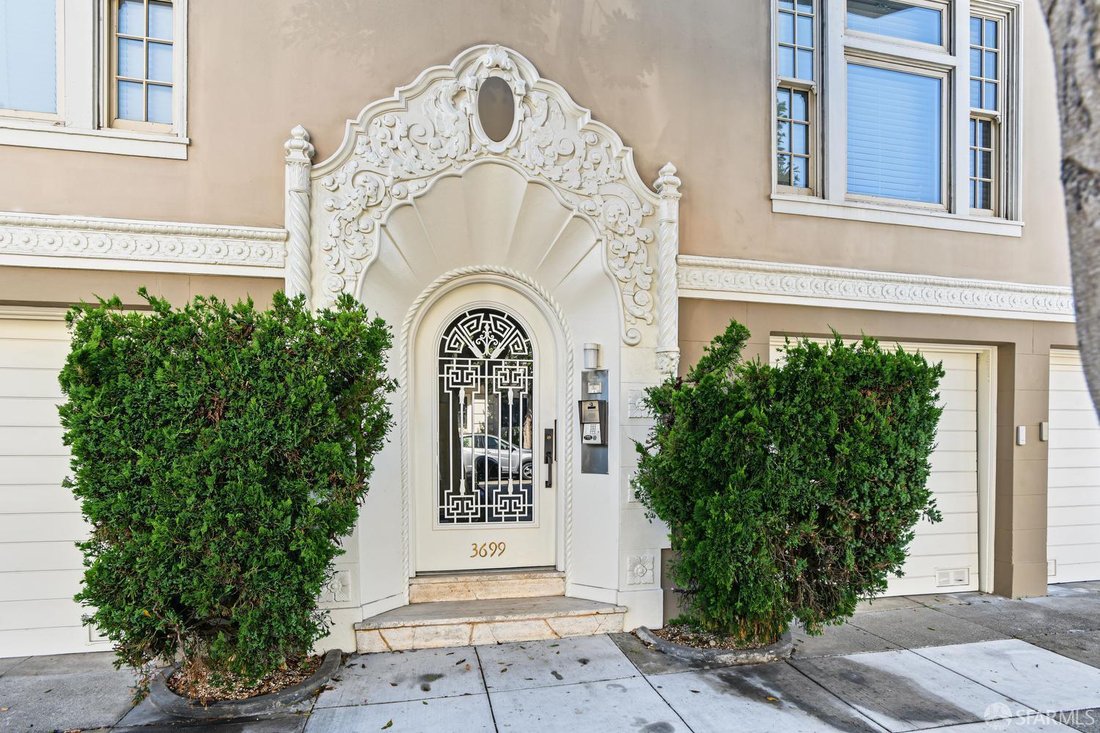 San Francisco, California, United States 3 - 19012073