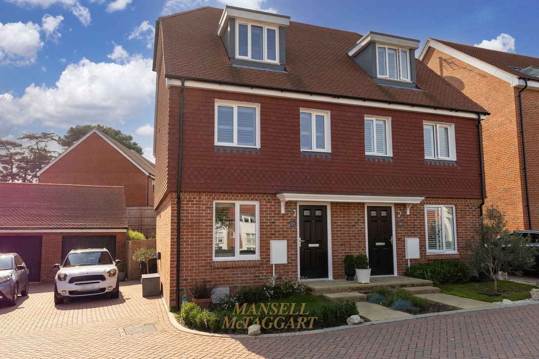 House in East Grinstead, England 1 - 19010923
