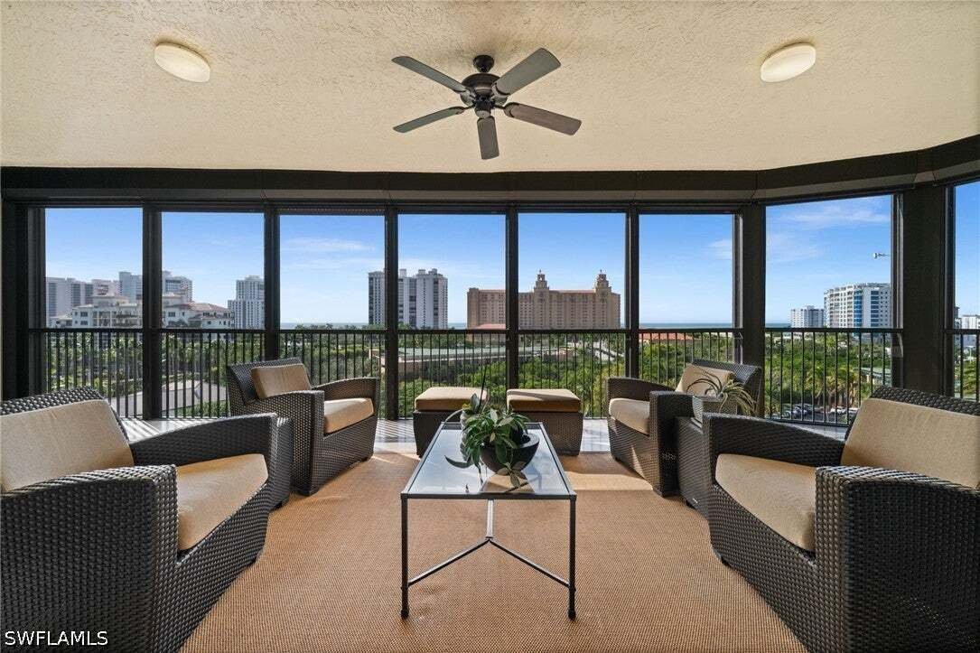 Condo in Naples, Florida, United States 3 - 19012241