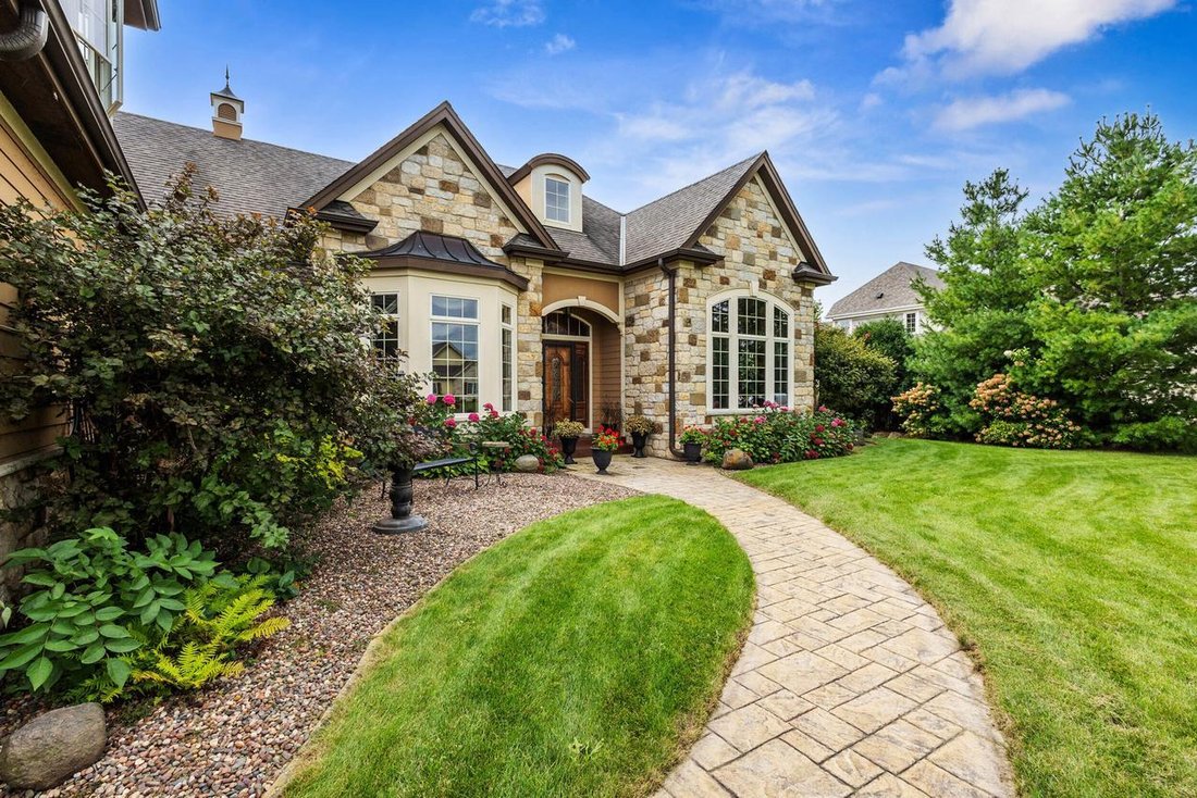 House in Pewaukee, Wisconsin, United States 3 - 19012475