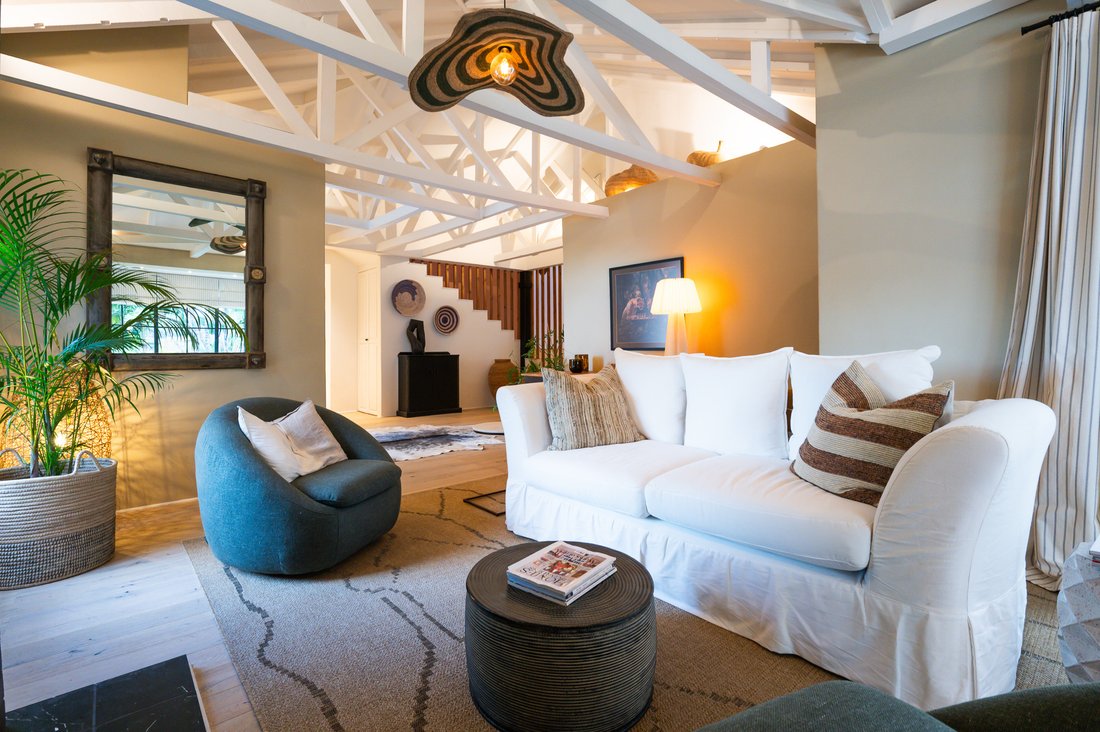 House in Constantia, Southern Suburbs, Cape Town 4 - 19011351