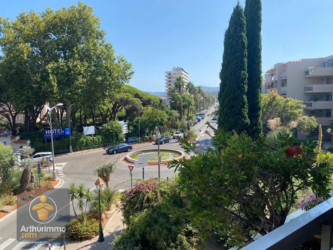 Appartamento a Le Lavandou, Provenza-Alpi-Costa Azzurra, Francia 1 - 18564826