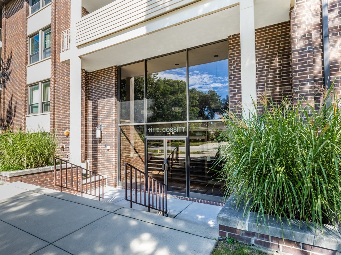 Condo in La Grange, Illinois, United States 1 - 19007718