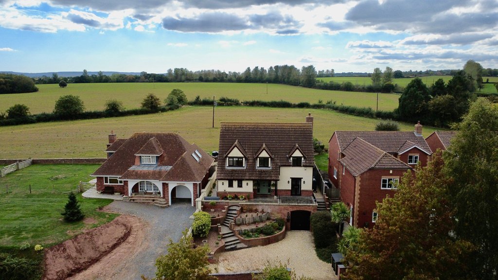 North Newton, England 2 - 19010564