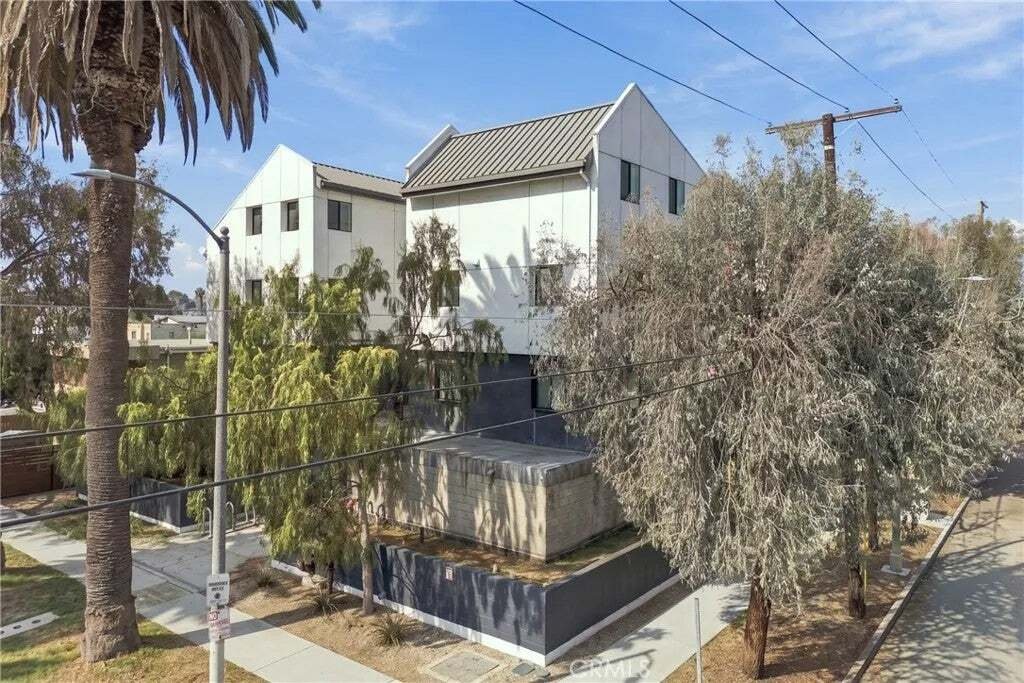 Los Angeles, California, United States 2 - 19011493