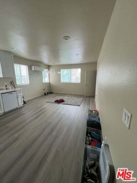 Los Angeles, California, United States 5 - 19012651