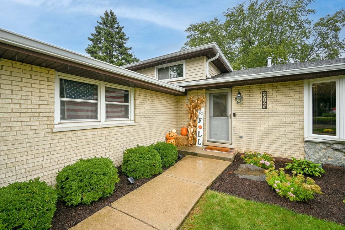 House in Downers Grove, Illinois, United States 3 - 19010065