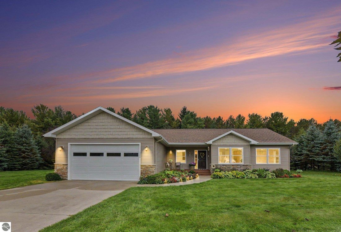 House in Traverse City, Michigan, United States 2 - 19011965