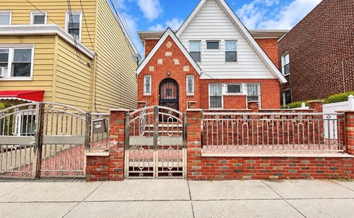 House in New York, New York, United States 1