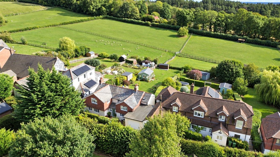 House in Lower Bourne, England 1 - 19009359