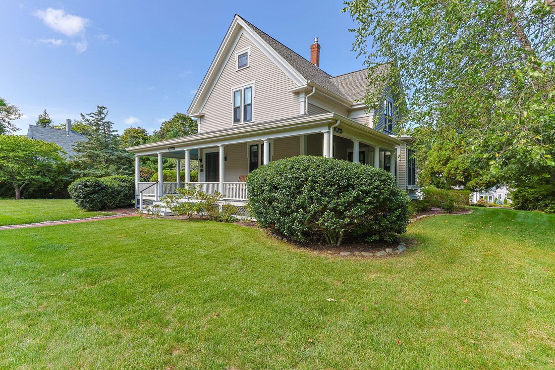 Yarmouth, Massachusetts, United States 1 - 19008820