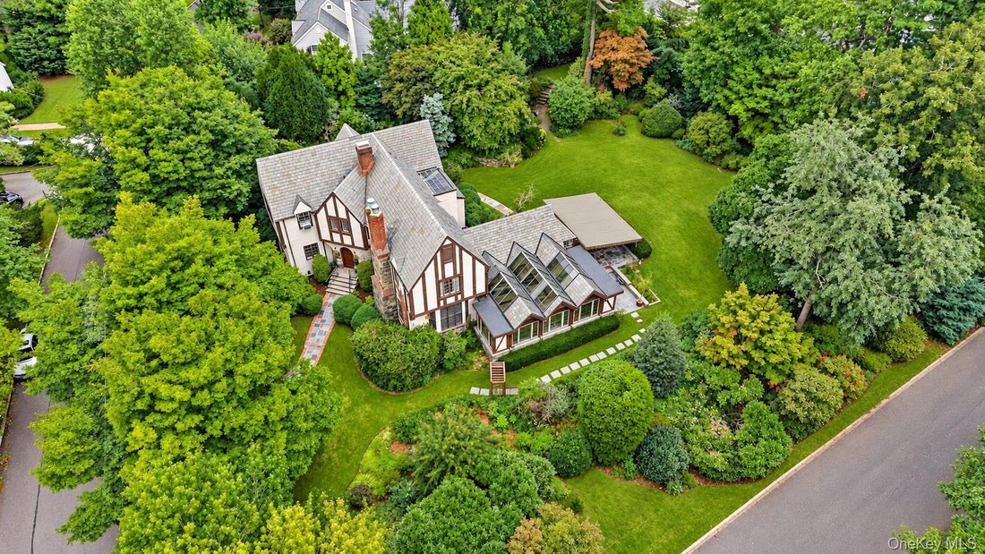 House in Manhasset, New York, United States 2 - 19009242