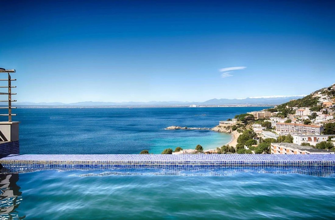 Villa in Roses, Catalonia, Spain 1 - 19010325