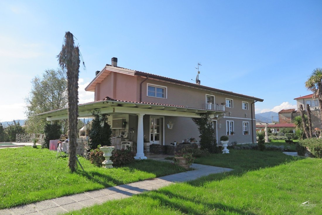 Villa in Villafranca in Lunigiana, Tuscany, Italy 3 - 19010969
