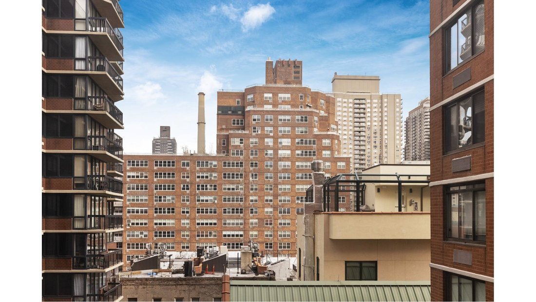 New York, New York, United States 5 - 19014797