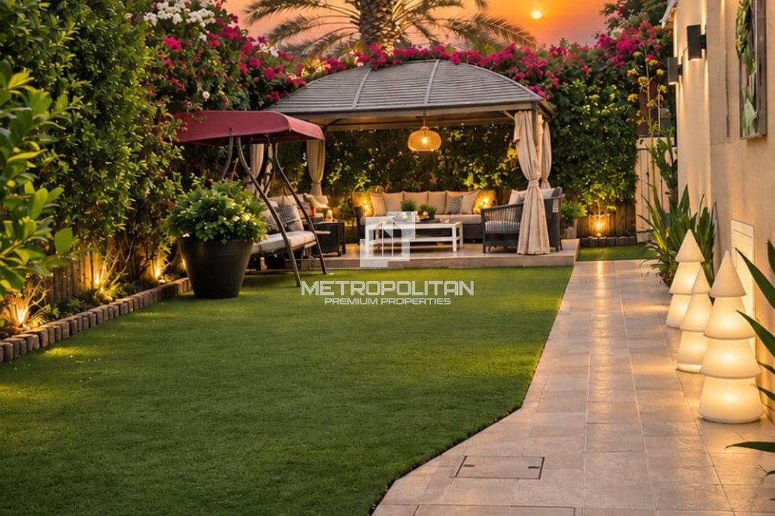 Villa in Al Barsha South Second, Al Barsha, Dubai 1 - 19011237