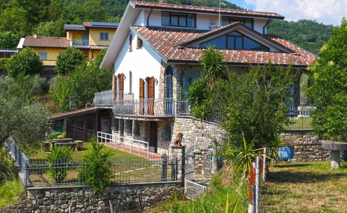 Villa in Podenzana, Tuscany, Italy 1