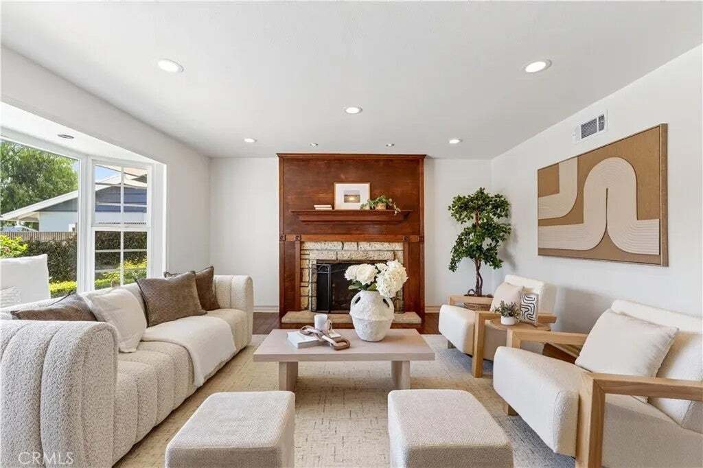 House in Fullerton, California, United States 5 - 19014087