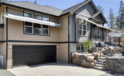 House in Nine Mile Falls, Washington, United States 1