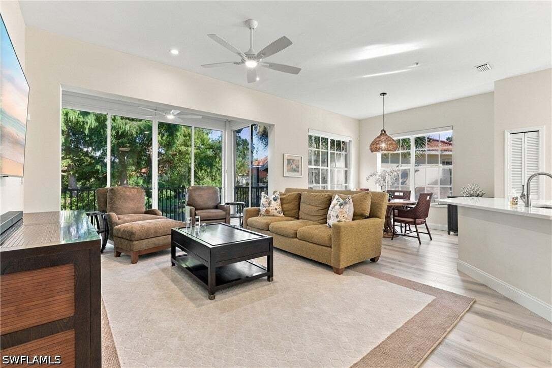 Condo in Naples, Florida, United States 5 - 19009021