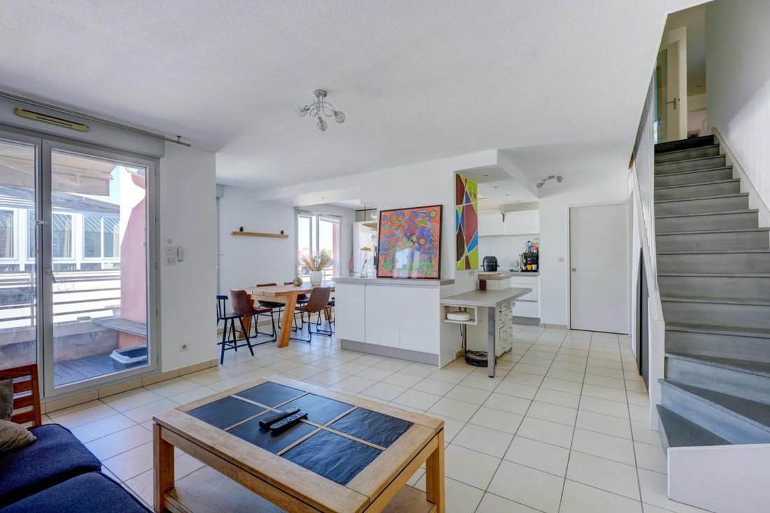 Apartment in Oullins, Oullins-Pierre-Benite, France 1 - 19015032