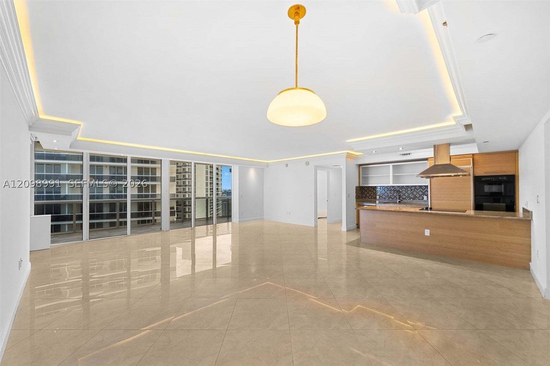 Condo in Hallandale Beach, Florida, United States 3 - 19013316